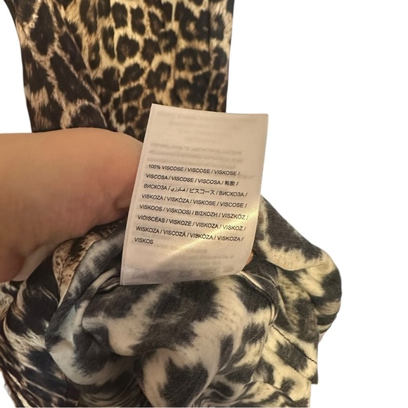 FARM Rio Leopard Print Maxi Dress Ruffle Shoulder Long Sleeve - Picture 6 of 6